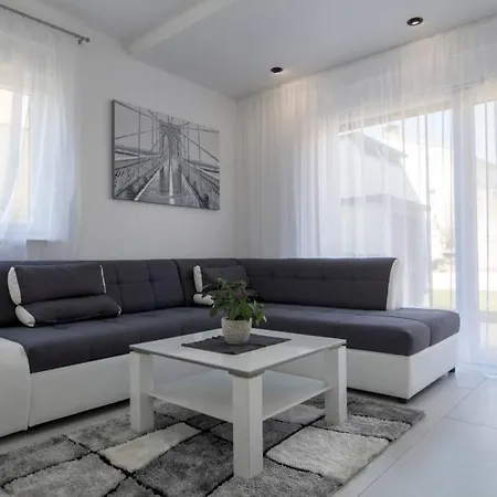 House Gavran * Vodice